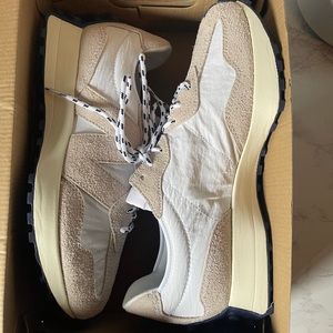 New balance 327 moonbeam